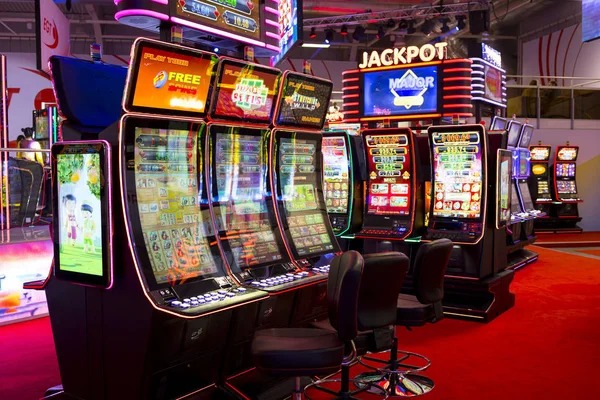 sisi4d main dashboard showing Wild Coaster, Liga 1 betting, and live-dealer game categories